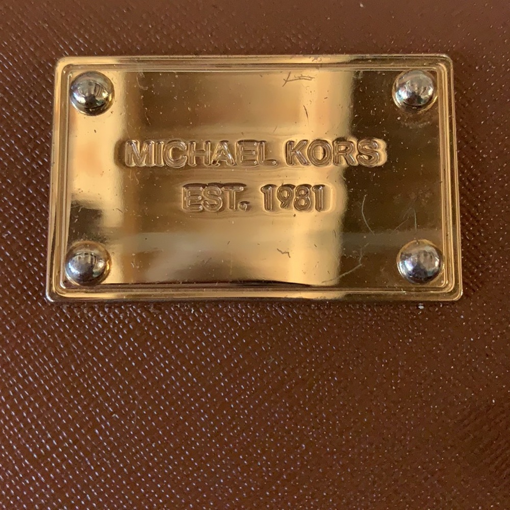 Michael Kors wristlet - Picture 2 of 7